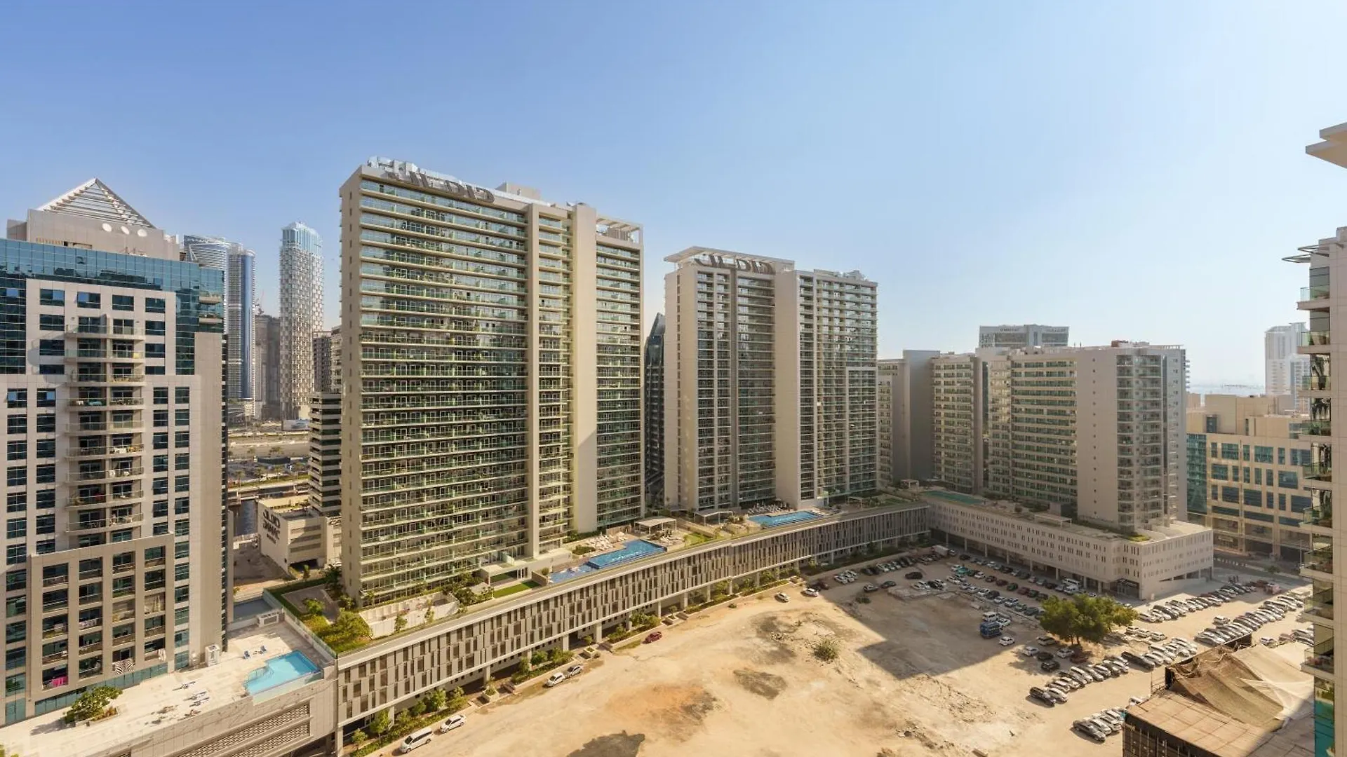 Apartment Business Bay Exquisite Living Experience-Suiteable Dubai